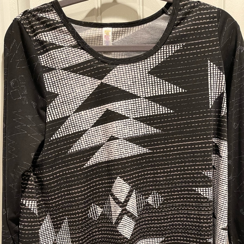 LuLaRoe Lynnae Top (Medium)